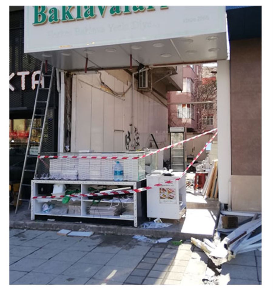 İKİ BİNA ARASINI DUKKAN YAPTI