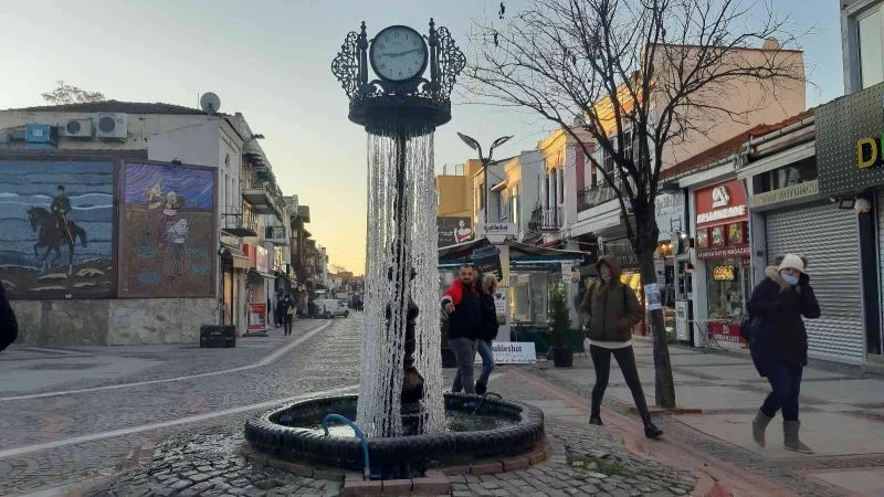 EDİRNE BUZ TUTTU, SÜS HAVUZLARI DONDU