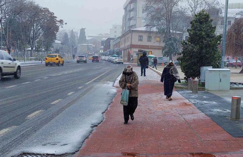 GÜNE KARLA UYANDIK