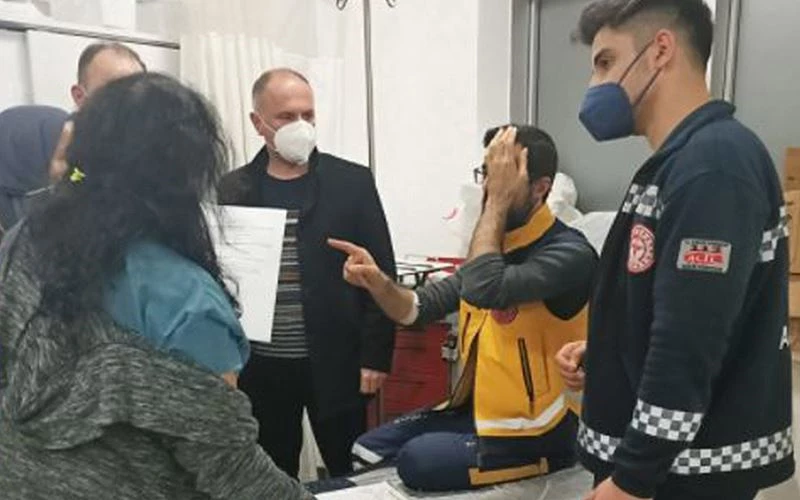 ÇERKEZKÖY’DE AMBULANS GÖREVLİSİ SAĞLIKÇIYI DARP ETTİLER