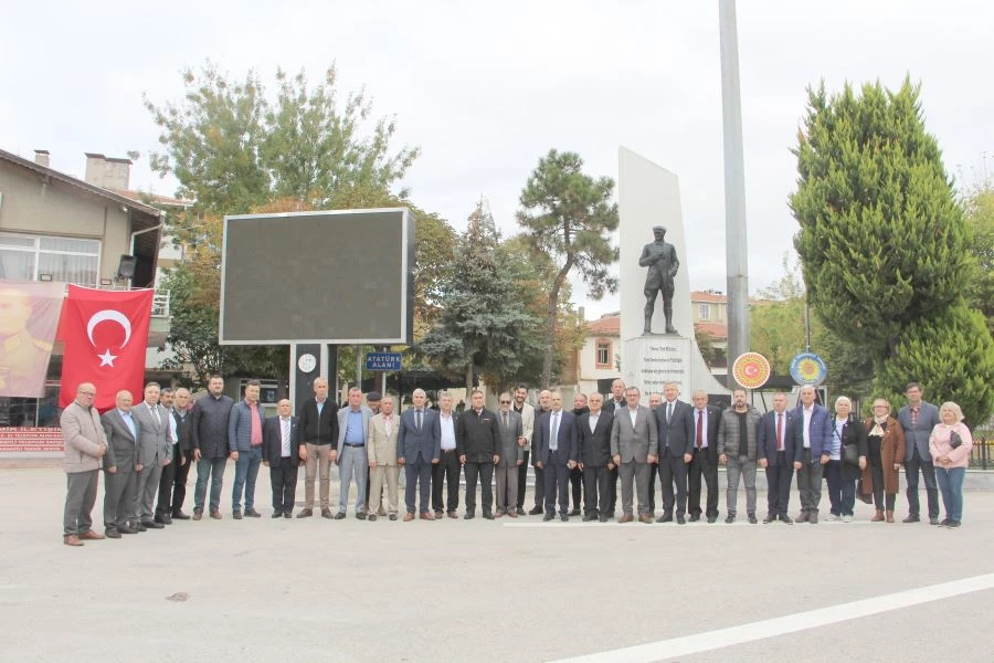 SARAY’DA MUHTARLAR GÜNÜ TÖRENLE KUTLANDI