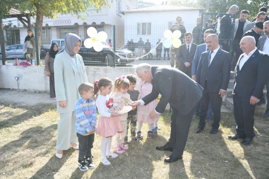 VALİ AZİZ YILDIRIM GÖLCÜK KÖY YAŞAM MERKEZİ’NİN AÇILIŞINI YAPTI