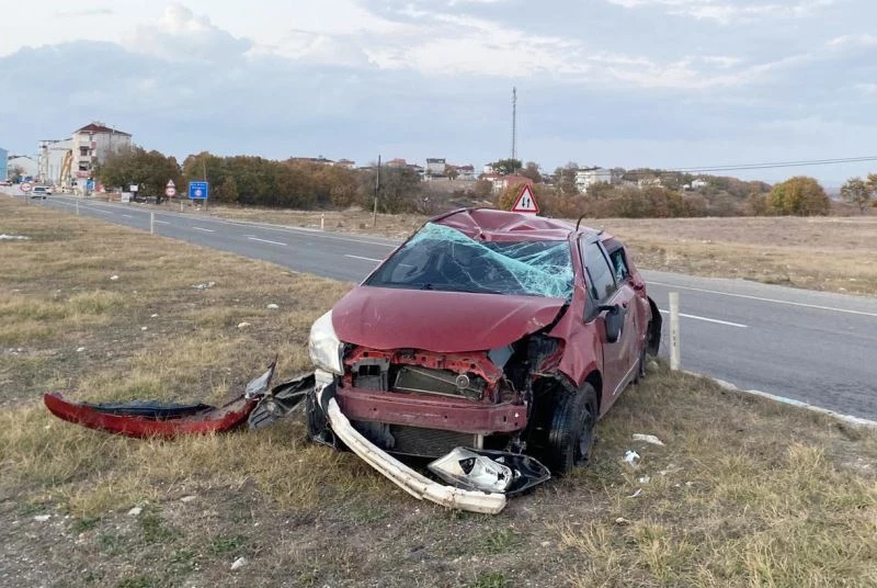 TEKİRDAĞ’DA OTOMOBİL TAKLA ATTI: 1 YARALI