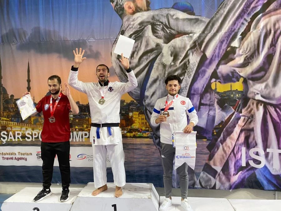 ÇERKEZKÖY KARATE TAKIMI ŞAMPİYONADAN 2 MADALYA İLE DÖNDÜ