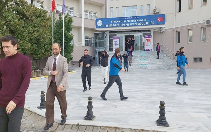 DEPREM TATBİKATI DERS BAŞINDA YAKALADI