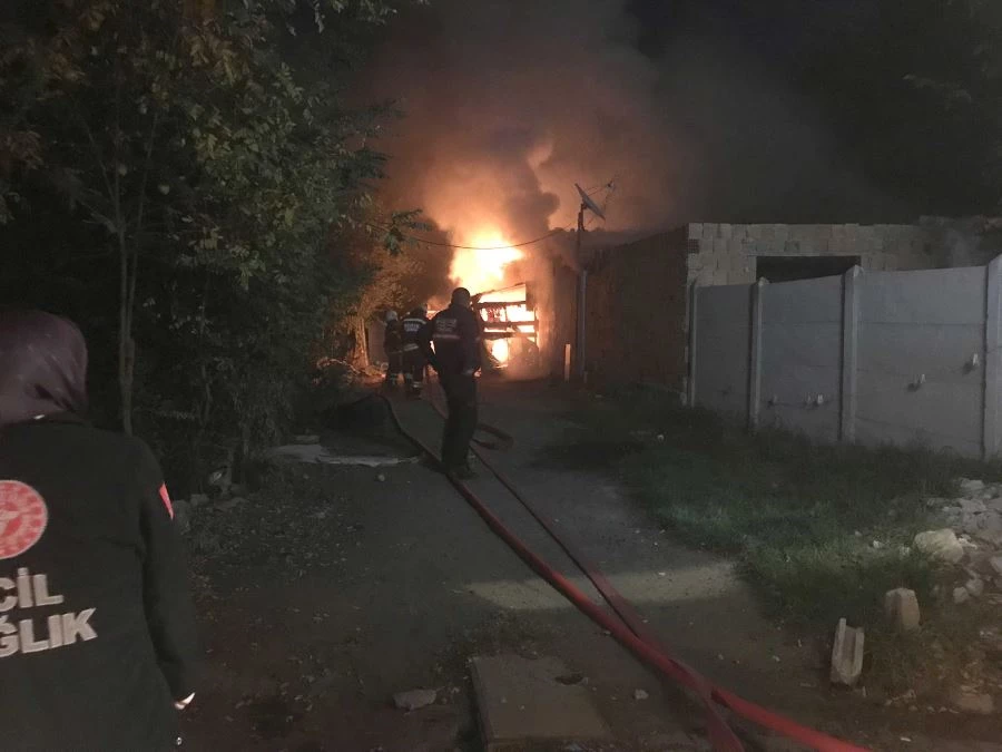 TEKİRDAĞ’DA KORKUTAN GECEKONDU YANGINI