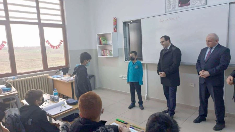 KAYMAKAM SAĞIR’DAN KAPAKLI ANADOLU İMAM HATİP LİSESİ’NE ZİYARET