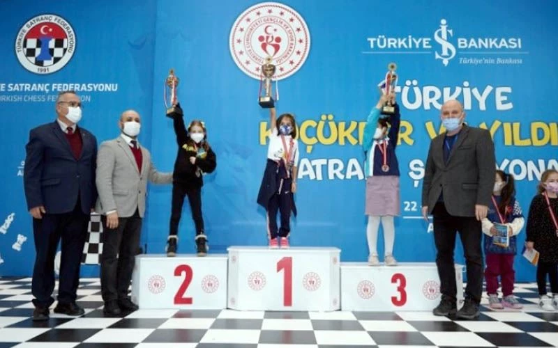 ÇERKEZKÖYLÜ SATRANÇÇILAR ANTALYA’DAN BAŞARIYLA DÖNDÜ