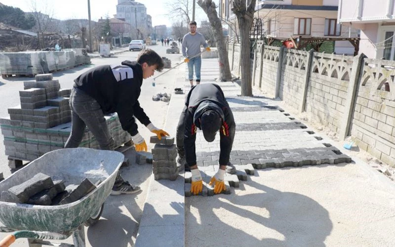 KURTULUŞ CADDESİ’NDE ÇALIŞMALAR DEVAM EDİYOR