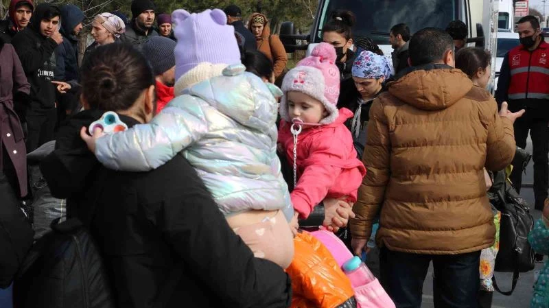 BOMBANIN DÜŞTÜĞÜ YER DÜMDÜZ OLUYOR