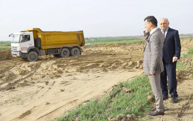 KAPAKLI’DA 24 DERSLİKLİ OKULUN TEMEL ALMA İŞLERİ BAŞLADI