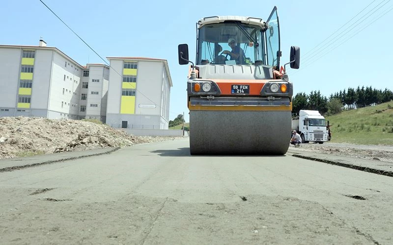 KIZILPINAR’DA SIKIŞTIRILMIŞ BETON YOL YAPIMI TAMAMLANDI