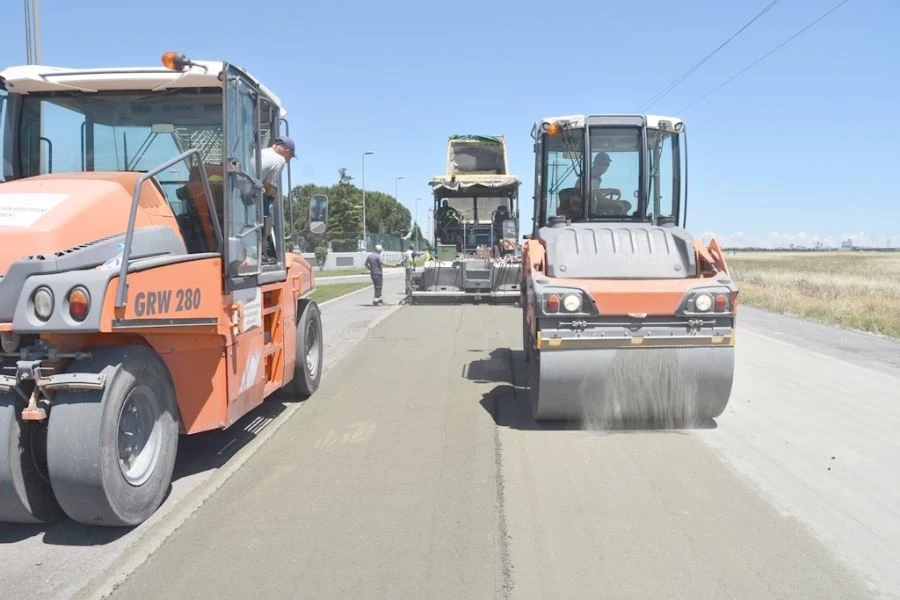 ÇERKEZKÖY VE ERGENE İLÇELERİNDE BETON YOL SERİM ÇALIŞMASI TAMAMLANDI