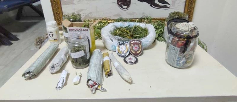 ARAMA YAPILAN EVDE UYUŞTURUCU ELE GEÇİRİLDİ