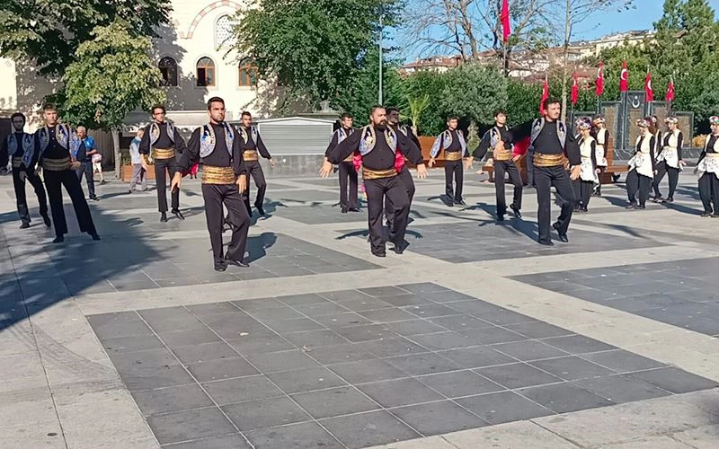 PAŞA HALK DANSLARI ŞİLE BEZİ FESTİVALİNDE SAHNE ALDI! 