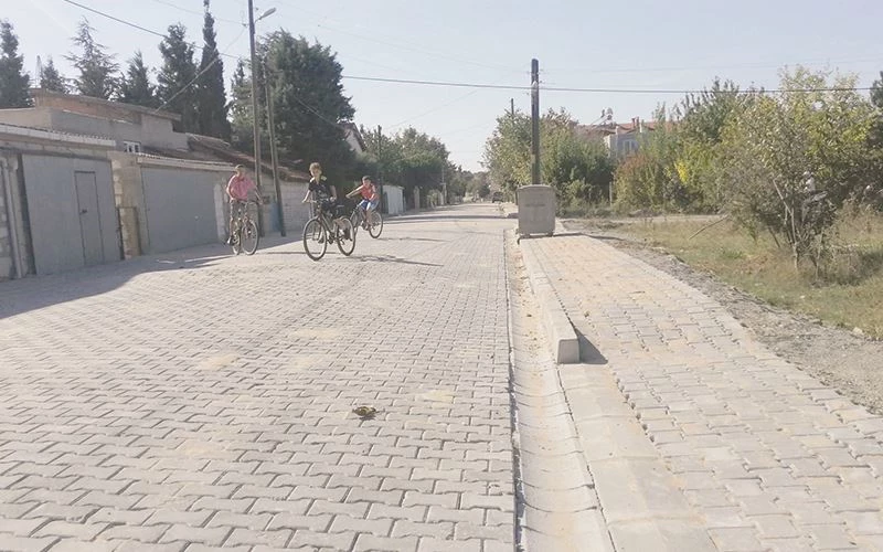  2 MAHALLEDE YOL ÇALIŞMASI TAMAMLANDI