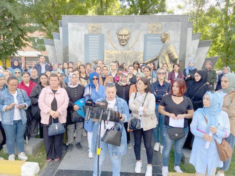 VELİLERİN SESSİZ EYLEMİ KAYMAKAM GÜNLÜ’DE SES BULDU