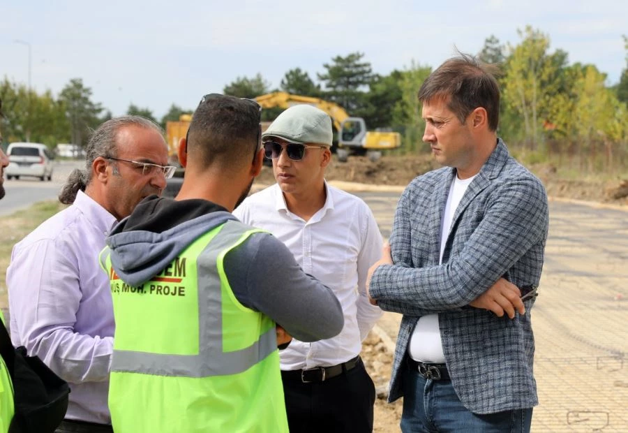 29 EKİM CADDESİ’NDE YOL GENİŞLETME ÇALIŞMALARI DEVAM EDİYOR