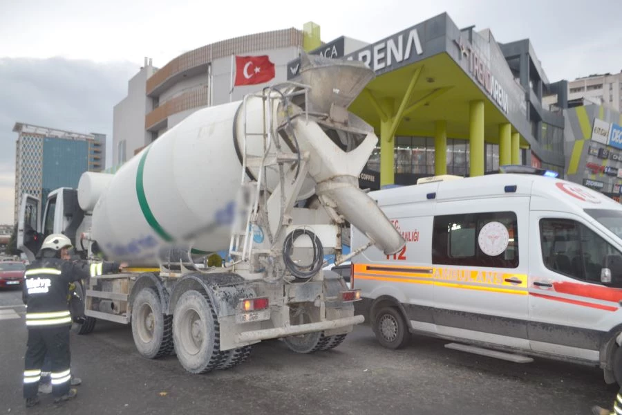 TEKİRDAĞ’DA FECİ KAZA: MİKSERİN ALTINDA KALAN YAYA KURTARILAMADI