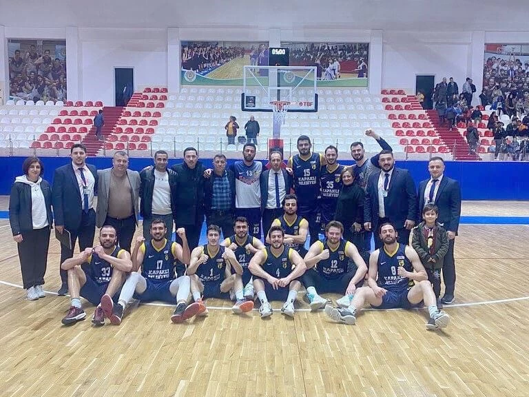 BAŞKAN ÇETİN, KAPAKLISPOR BASKETBOL TAKIMINI TEBRİK ETTİ