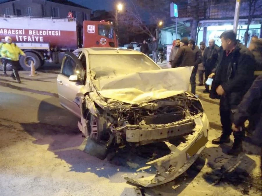 KIRKLARELİ’NDE HALK OTOBÜSÜ İLE OTOMOBİL ÇARPIŞTI: 7 YARALI