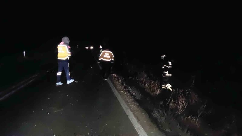 KAZA SONRASI ZİFİRİ KARANLIKTA CESET VE YARALI ARADILAR