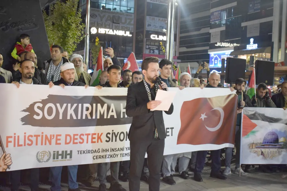 ÇERKEZKÖY FİLİSTİN İÇİN CUMHURİYET MEYDANI’NDA TOPLANDI