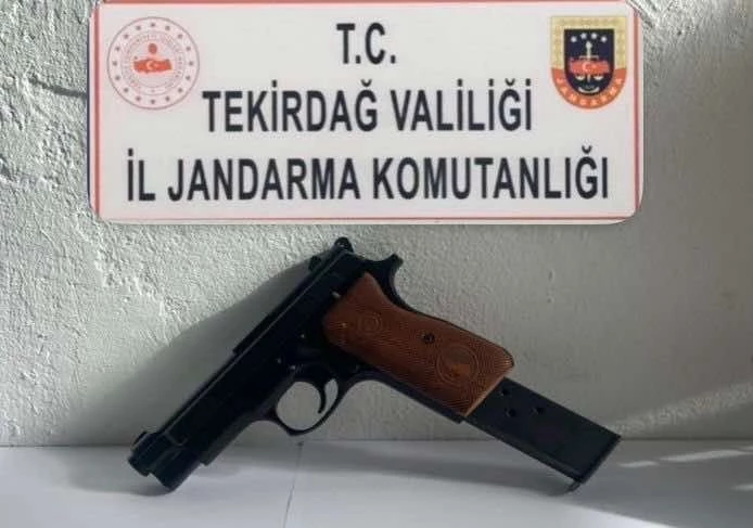 ARAÇTA TABANCA ELE GEÇİRİLDİ