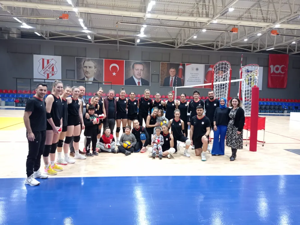 SİTESPORLU VOLEYBOLCULAR ÖZEL MİSAFİRLERİNİ AĞIRLADILAR