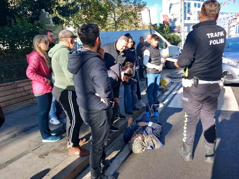 ARACIN YAYA GEÇİDİNDE KADINA ÇARPTIĞI ANLAR KAMERADA: DUYARSIZLIĞA TEPKİ YAĞDI