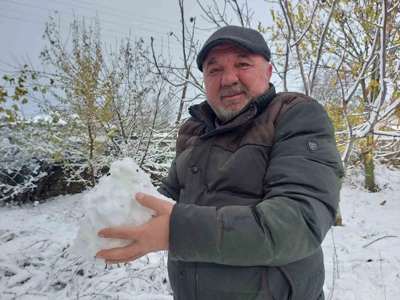 ÖNCE YAĞMUR, SONRA KAR: ÇİFTÇİNİN YÜZÜ GÜLDÜ