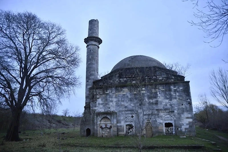 TAŞKINLARLA ANILAN 545 YILLIK TEK ’YALI CAMİSİ’ YERİNDE RESTORE EDİLECEK