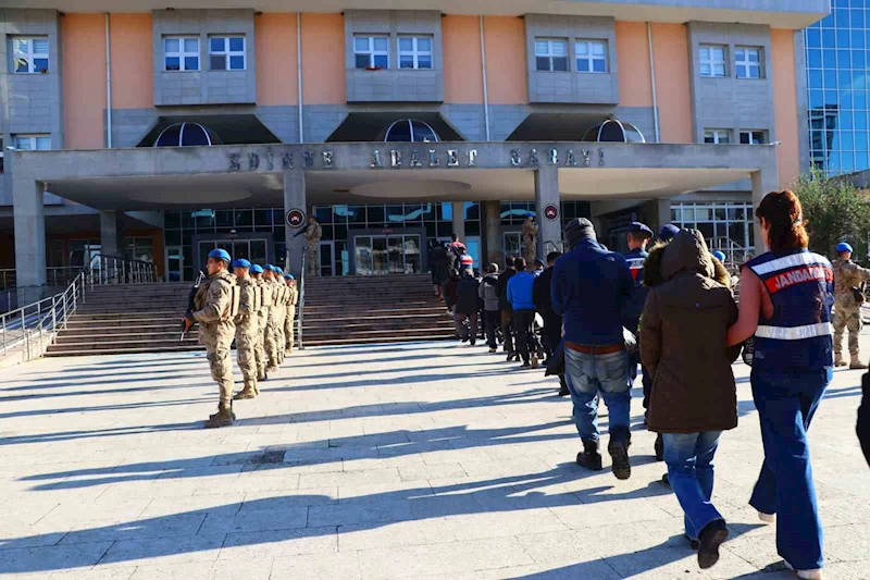 TERÖR ÖRGÜTÜ ŞÜPHELİLERİ YUNANİSTAN’A KAÇAMADAN YAKALANDI