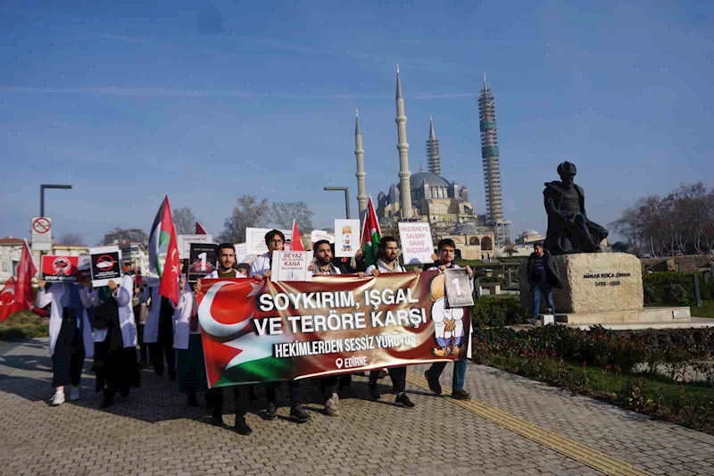 TIP FAKÜLTESİ ÖĞRENCİLERİ TERÖR SALDIRILARINI VE İSRAİL’İ PROTESTO ETTİ