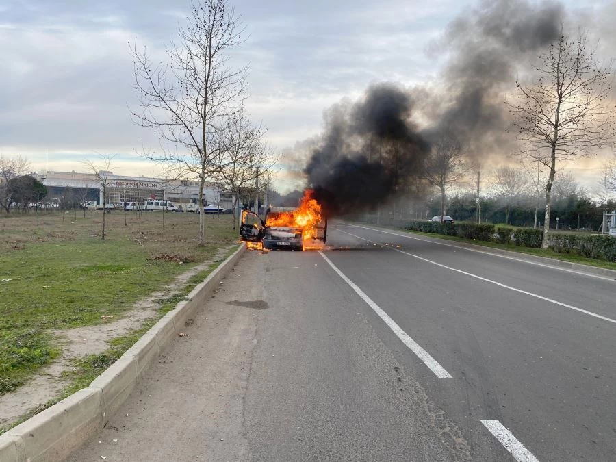 EMANET ALDIĞI ARAÇ HASTANE YOLUNDA ALEV TOPUNA DÖNDÜ