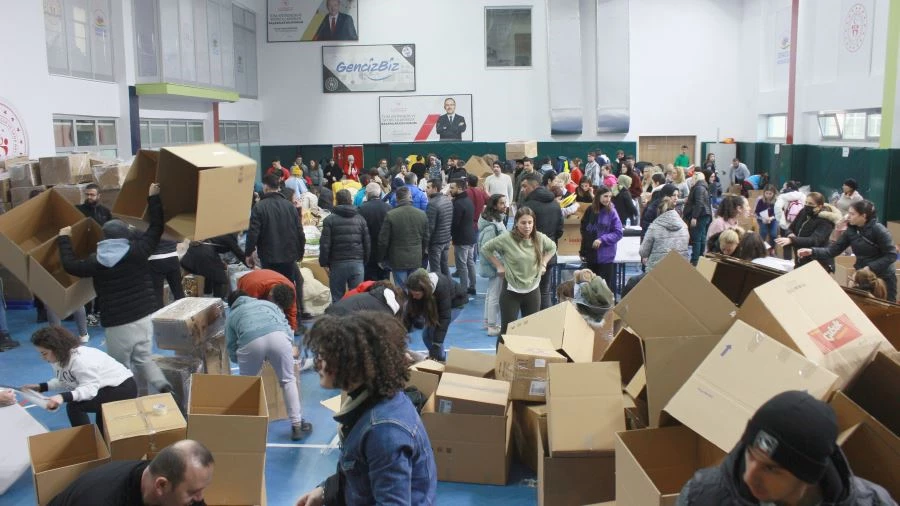 KIRKLARELİ’NDE DEPREM BÖLGESİNE YARDIMLAR SÜRÜYOR