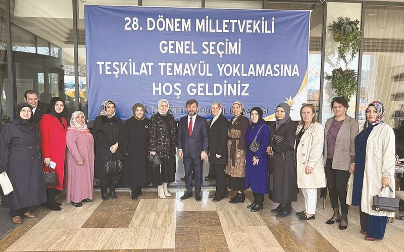 AK PARTİ TEMAYÜL YOKLAMASI YAPTI