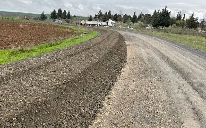 HAYRABOLU VE MALKARA BAĞLANTISINDA BETON YOL HAZIRLIK ÇALIŞMALARI BAŞLADI