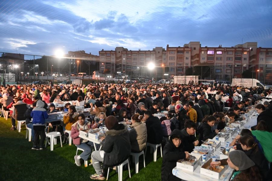  DÖRT MAHALLE RAMAZAN BEREKETİNİ GÖNÜL SOFRALARINDA YAŞADI