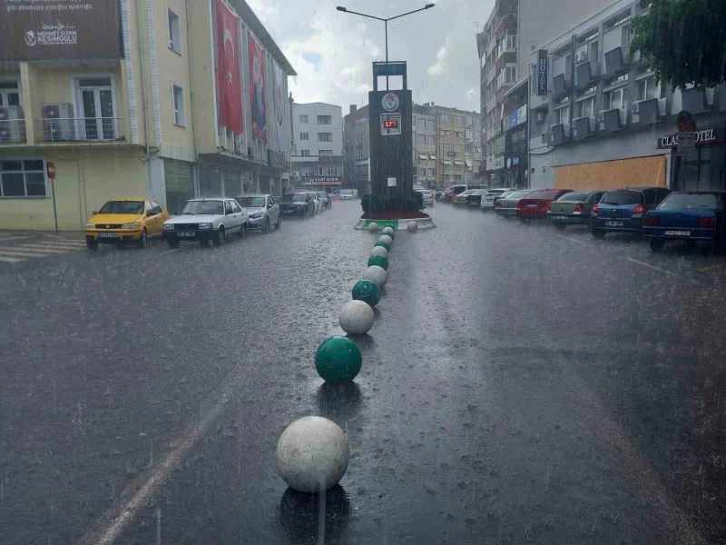 KIRKLARELİ’NDE SAĞANAK YAĞIŞ ETKİLİ OLDU