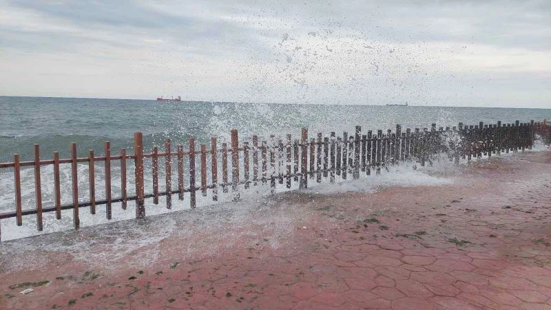 MARMARA DENİZİ ULAŞIMINA POYRAZ ENGELİ