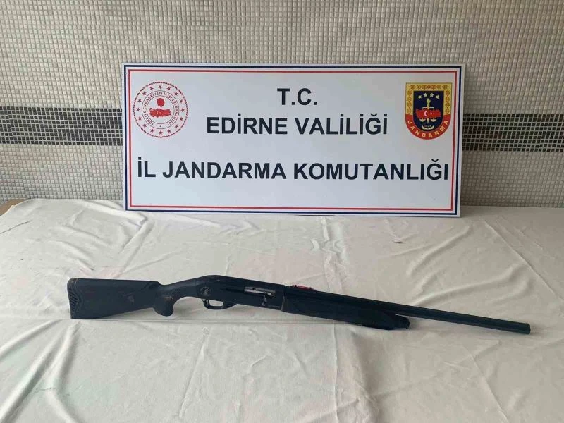 EDİRNE JANDARMASI KAÇAKÇILIĞA GEÇİT VERMİYOR