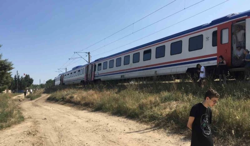 YOLCU TRENİ ARIZA YAPTI