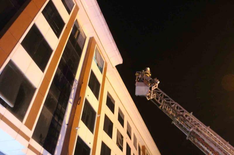 EDİRNE’DE FECİ OLAY: 5’İNCİ KATAN DÜŞEN AVUKAT HAYATINI KAYBETTİ