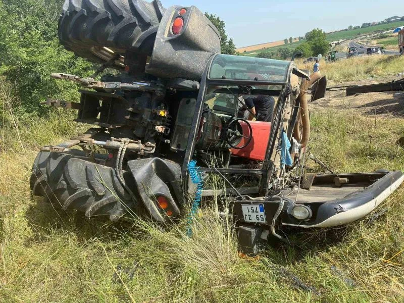 TRAKTÖRÜ DEVRİLEN SÜRÜCÜ HASTANEYE KALDIRILDI