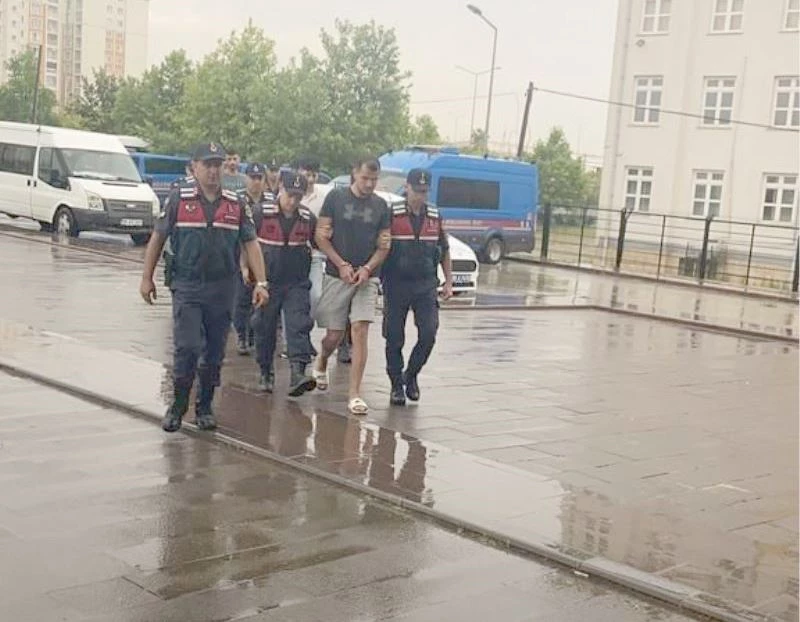 TEKİRDAĞ’DA 85 DÜZENSİZ GÖÇMEN YAKALANDI