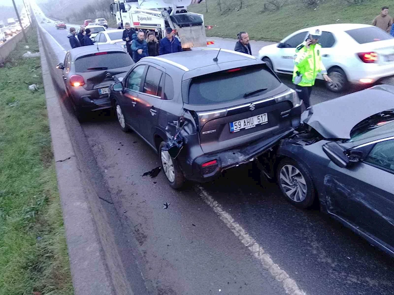 ÇORLU’DA 10 ARAÇLI ZİNCİRLEME KAZA: 1 YARALI