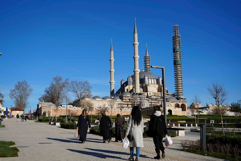 DOĞUDA KIŞ, EDİRNE’DE BAHAR HAVASI