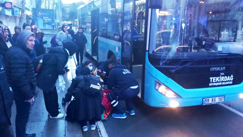 HALK OTOBÜSÜNÜN YAYAYA ÇARPTIĞI KAZA KAMERADA