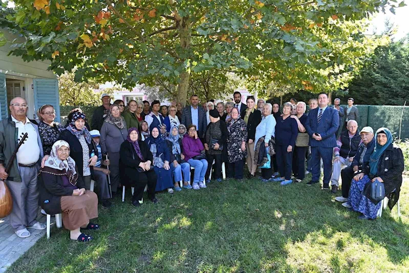 BAŞKAN VOLKAN NALLAR, ÇOCUKLARI VE YAŞLILARI YALNIZ BIRAKMADI